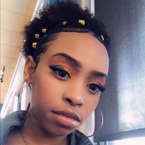 Meet your Posher, Julia